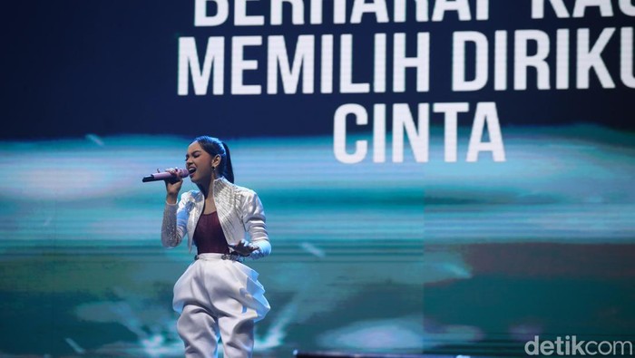 Hari pertama Hub Space 2024 turut menampilkan aksi panggung Lyodra hingga RAN. Mereka menghibur seluruh penonton yang hadir di JIEXPO Kemayoran, Jakarta, Jumat (6/9/2024).