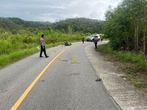 Pemotor Bonceng 3 di Buru Maluku Kecelakaan, 1 Orang Tewas Terlindas Mobil
