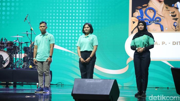 Potret Kemenhub Apresiasi Taruna Berprestasi di Hub Space 2024 Kementerian Perhubungan (Kemenhub) memberikan penghargaan kepada taruna-taruni berprestasi. Mereka adalah pemenang dari lomba Hari Perhubungan Nasional (Harhubnas).