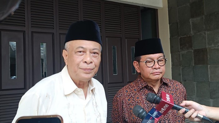 Pramono Anung temui Rais Syuriah PWNU Jakarta, KH Muhyidin Ishaq