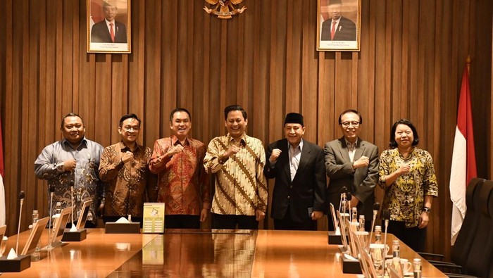Rapat KPPU Bersama Wamenkeu