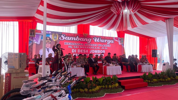 Sambang Warga di Desa Jombor, Kecamatan Ceper, Kabupaten Klaten, Jumat (6/9/2024).