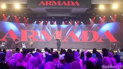 Seru-seruan Joget Bareng Armada di Hub Space 2024 Seru-seruan Joget Bareng Armada di Hub Space 2024