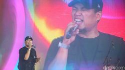 Seru-seruan Joget Bareng Armada di Hub Space 2024 Seru-seruan Joget Bareng Armada di Hub Space 2024