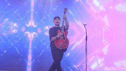 Seru-seruan Joget Bareng Armada di Hub Space 2024 Seru-seruan Joget Bareng Armada di Hub Space 2024