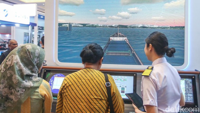 Hub Space 2024 menghadirkan banyak keseruan. Salah satunya terlihat dari kehadiran simulator kapal tanker di booth Pertamina International Shipping (PIS) pada acara Hub Space 2024 di JIExpo, Jakarta.