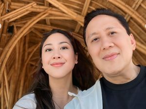 7 Foto Sherina Munaf Liburan Bareng Ayah ke Labuan Bajo, Tak Ajak Suami