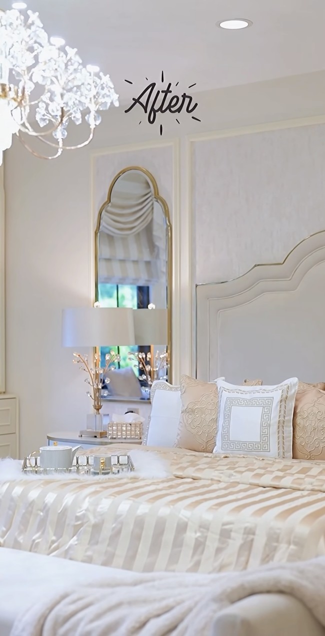 Untuk mempercantik dan menambah nilai estetika kamar tidurnya, Tasyi menambahkan lampu tidur kristal serta tempat tisu senada. Ia juga meletakkan tea set di atas tempat tidurnya. Foto: Instagram/@tasyiiathasyia