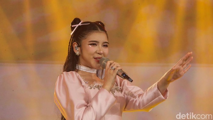 Penampilan dari penyanyi Tiara Andini menjadi salah satu yang paling dinantikan oleh para penonton, khususnya Mootiara (sebutan fans Tiara Andini).