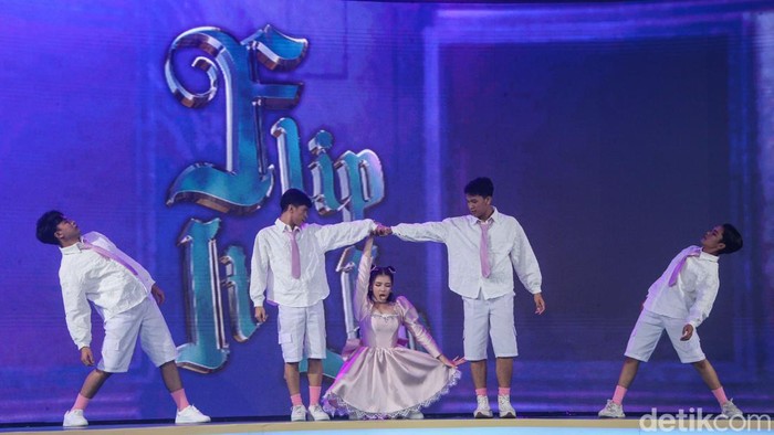 Penampilan dari penyanyi Tiara Andini menjadi salah satu yang paling dinantikan oleh para penonton, khususnya Mootiara (sebutan fans Tiara Andini).