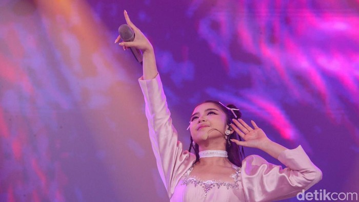 Penampilan dari penyanyi Tiara Andini menjadi salah satu yang paling dinantikan oleh para penonton, khususnya Mootiara (sebutan fans Tiara Andini).