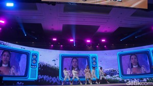 Sebagai penutup, ia menyanyikan lagu Gemintang. Penampilannya malam ini disambut dengan luar biasa oleh para fans yang tak henti-hentinya memanggil nama panggilannya setiap jeda penampilannya.