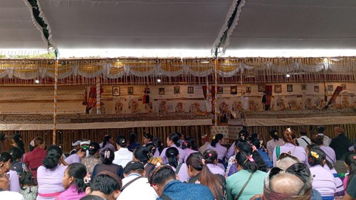 Warga Gianyar yang sedang menjalani upacara ngaben sempat terhenti karena gempa, Sabtu (7/9/2024).