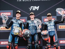 Sejarah! Dua Pebalap Indonesia Naik Podium World SuperSport 300 Perancis