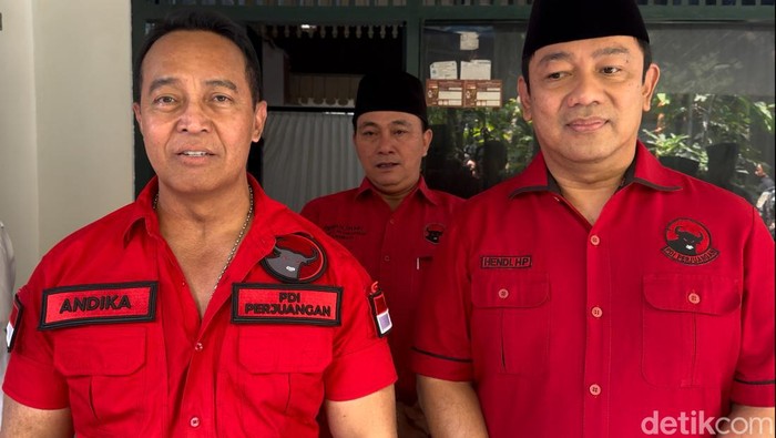 Andika Perkasa-Hendrar Prihadi menemui KH Ahmad Mustofa Bisri atau Gus Mus di Leteh, Rembang, Minggu (8/9/2024).
