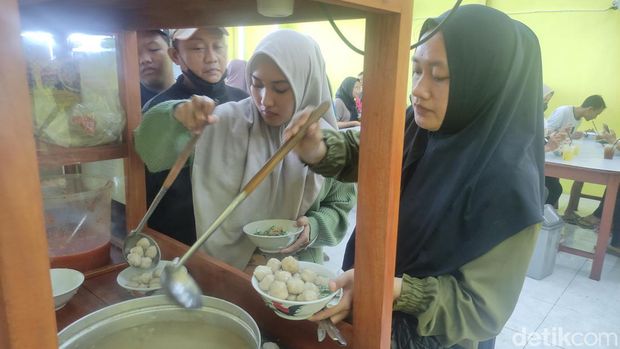 Bakso Sak Waregmu yang bisa ambil sepuasnya