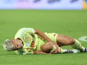 Cedera, Dani Olmo Dipulangkan ke Barcelona