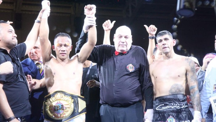 Daud Yordan menyegel juara dunia International Boxing Association (IBA) World Super Lightweight di Pontianak, Sabtu (7/9/2024) malam WIB.