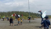 Antusias masyarakat Kelurahan Pilang sangat luar biasa, sehingga harus dibatasi untuk pendaftaran perlombaan layang-layangnya.