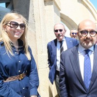 Dengan suara bergetar, Sangiuliano meminta maaf kepada istrinya. “Orang pertama yang harus saya minta maaf adalah istri saya. Dia adalah seorang wanita yang luar biasa dan sangat sabar. Saya juga merasa perlu meminta maaf kepada Giorgia Meloni, karena saya telah mempermalukan dia dan pemerintahan yang ia pimpin,” ungkap Sangiuliano dengan berlinang air mata. Foto: dok. Instagram