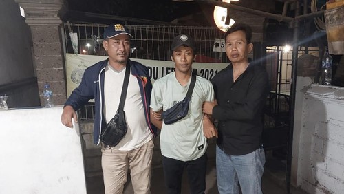GW, pelaku penganiayaan asal Sidoarjo, Jawa Timur (Jatim), ditangkap polisi di Pelabuhan Gilimanuk, Jembrana, Bali, Sabtu (7/9/2024). (Dok. Polres Jembrana)