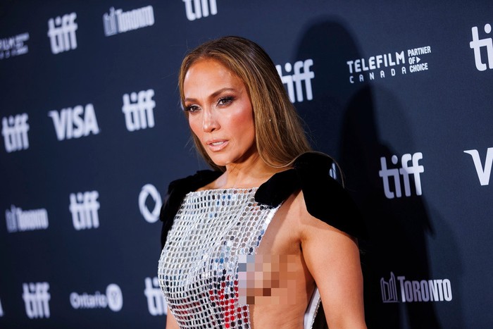 Jennifer Lopez di Premier Film Unstoppable Jennifer Lopez tiba untuk pemutaran perdana Unstoppable di Roy Thomson Hall selama Festival Film Internasional Toronto pada Jumat, 6 September 2024, di Toronto.