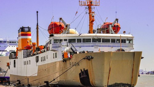 KM Egon melayani rute Surabaya-Bima-Waingapu. (Dok. vesselfinder.com)
