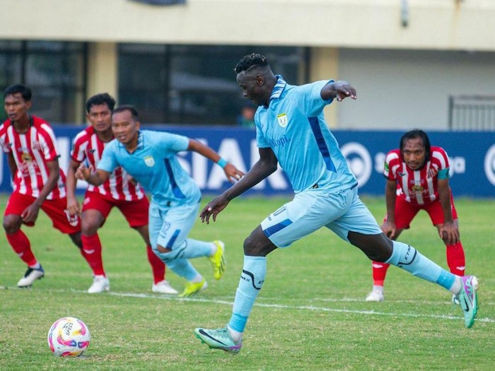 Laga Persela vs Deltras FC