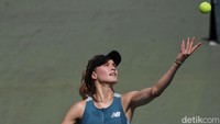 Genie Bouchard sendiri mengaku senang dapat bermain tennis di tempat-tempat baru. Ia merasa menjadi anak kecil yang penuh dengan semangat.