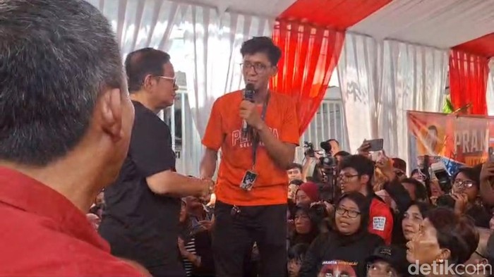 Pasangan bakal calon gubernur dan wakil gubernur Jakarta, Pramono Anung-Rano Karno menyapa warga di kawasan Tambora, Jakarta Barat. (Belia/detikcom).