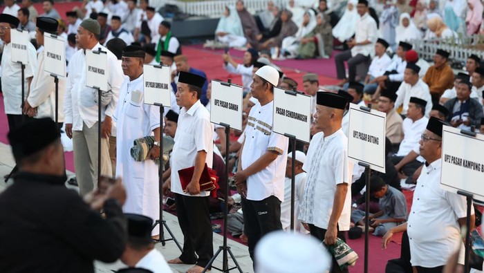 Pelantikan pengurusn Unit Pengumpul Zakat (UPZ) Makassar.