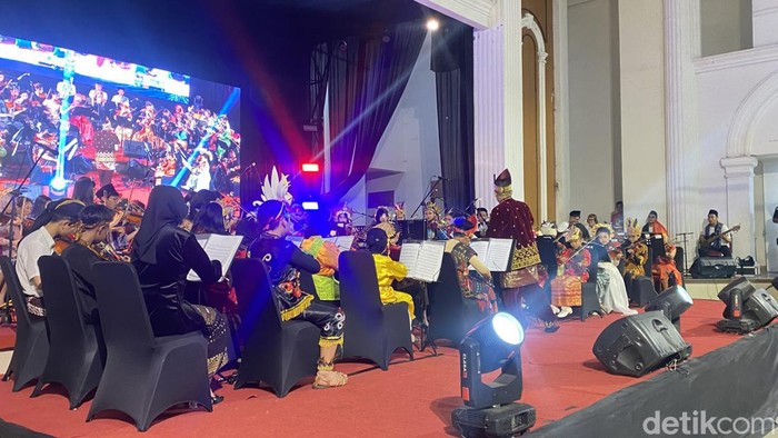 Penampilan Sukabumi Violin Community dalam konser bertajuk Orchestra Budaya Nusantara