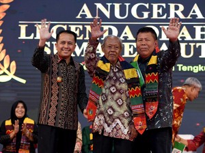 Pj Gubsu Beri Penghargaan ke Para Legenda Olahraga Sumut