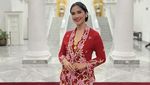 Potret Maudy Koesnaedi Saat Kulineran Seru Bareng Suami dan Anak
