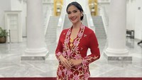 Maudy dan Rano Karno memang sudah bersahabat baik sejak lama. Maudy mengklarifikasi alasannya mundur, salah satunya karena ia lebih paham seni budaya dan pekerja kreatif daripada politik. Foto: Instagram @maudykoesnaedi