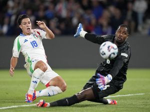 Prancis Kena Comeback Italia, Maignan Ngamuk di Ruang Ganti