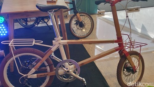 Sepeda bambu yang dipamerkan di Impact Investment Day (IID) 2024, Labuan Bajo, NTT, Minggu (8/9/2024).