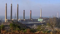 Kementerian Energi dan Sumber Daya Mineral (ESDM) berencana menghentikan operasional 13 unit PLTU di Indonesia termasuk di antaranya PLTU Suralaya, PLTU Paiton, dan PLTU Ombilin karena tingginya emisi yang dihasilkan. 