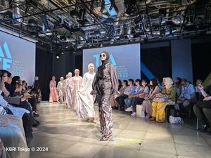 6 Desainer Indonesia Tampil di Tokyo Muslim Fashion Show 2024