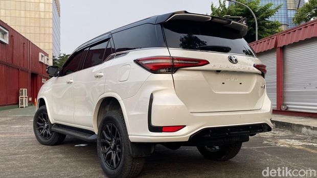 Toyota New Fortuner GR Sport 4x4