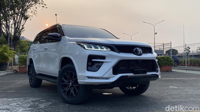 Toyota New Fortuner GR Sport 4x4