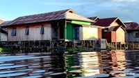 Bukan cuma Pulau Sambujur dan Kerbau Rawa, ada pula pemukiman warga di Desa Tampakang.