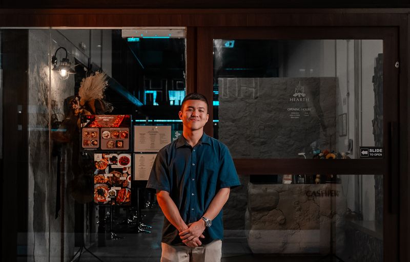Awalnya Jadi 'Tukang Sate', Pria Ini Sekarang Sukses Bikin Restoran Steak