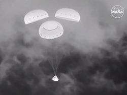 Boeing Starliner Sukses Pulang ke Bumi, 2 Astronautnya Masih Terjebak di Orbit