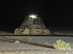 Boeing Starliner Sukses Pulang ke Bumi, 2 Astronautnya Masih Terjebak di Orbit