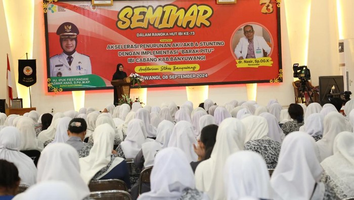 Bupati Ipuk Apresiasi Kinerja Bidan Tangani Stunting dan AKI/B