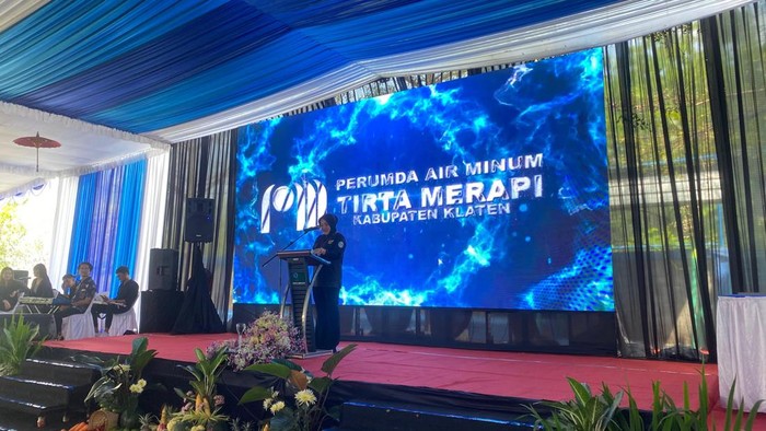 Bupati Klaten Sri Mulyani meresmikan reservoir Karanglo di Kantor PDAM Klaten, Senin (9/9/2024).