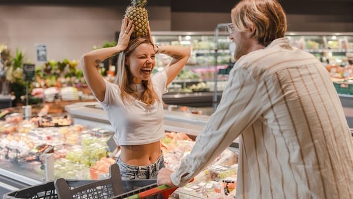 Cara Dapat Jodoh ala Spanyol, Pakai Buah Nanas di Supermarket