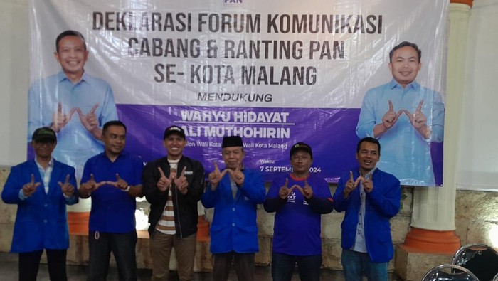 Deklarasi dukungan sebagian pengurus DPC hingga ranting PAN Kota Malang untuk Paslon Wahyu Hidayat-Ali Muthohirin.