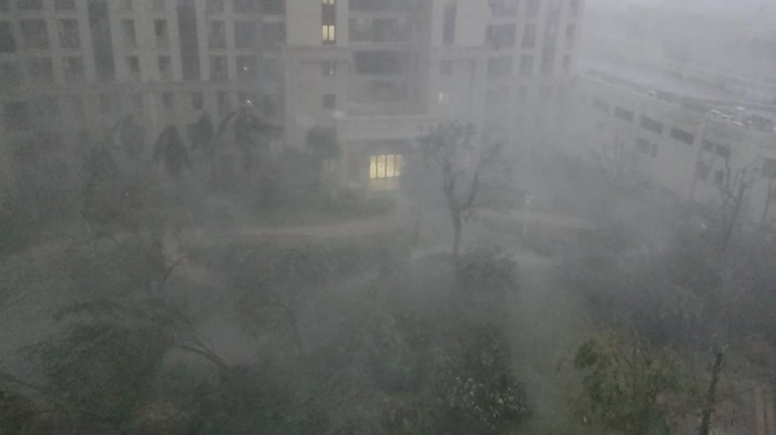 Strong winds blow during Super Typhoon Yagi in Haikou, Hainan, China September 6, 2024 in this screengrab obtained from a social media video. Andrey Zavialov/via REUTERS  THIS IMAGE HAS BEEN SUPPLIED BY A THIRD PARTY. MANDATORY CREDIT. NO RESALES. NO ARCHIVES.